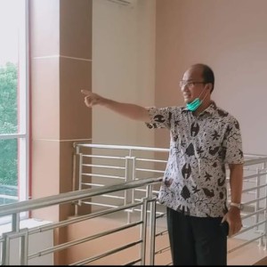 Wakil Rektor II Universitas Adzkia, Senang Melayani dan Mempermudah Urusan Orang Lain